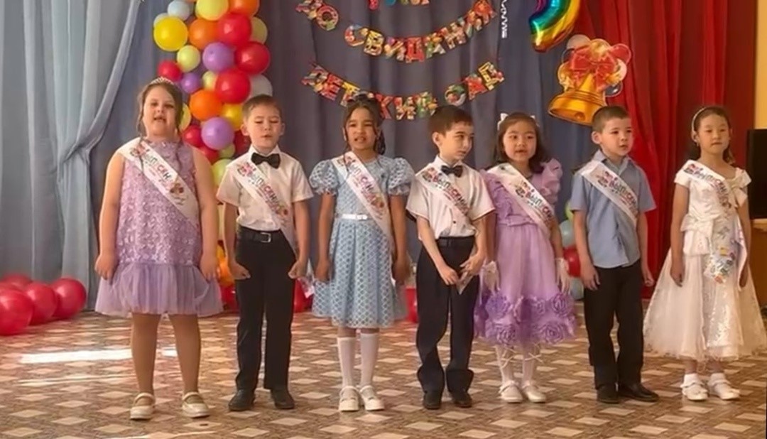 Выпускной « Волшебные перышки счастья ».